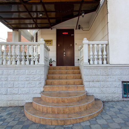 טביליסי Silk Road Hotel מראה חיצוני תמונה