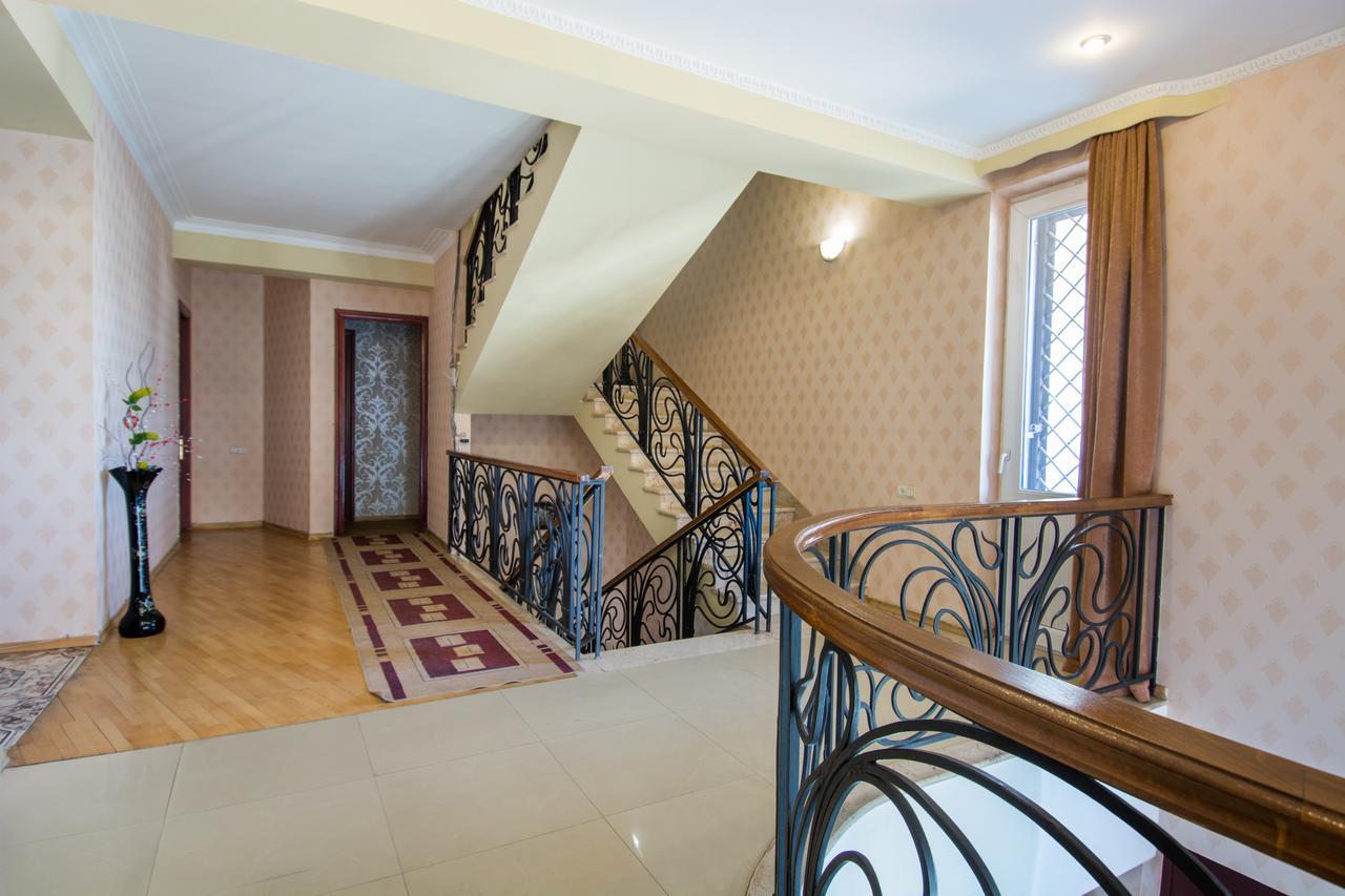 טביליסי Silk Road Hotel מראה חיצוני תמונה